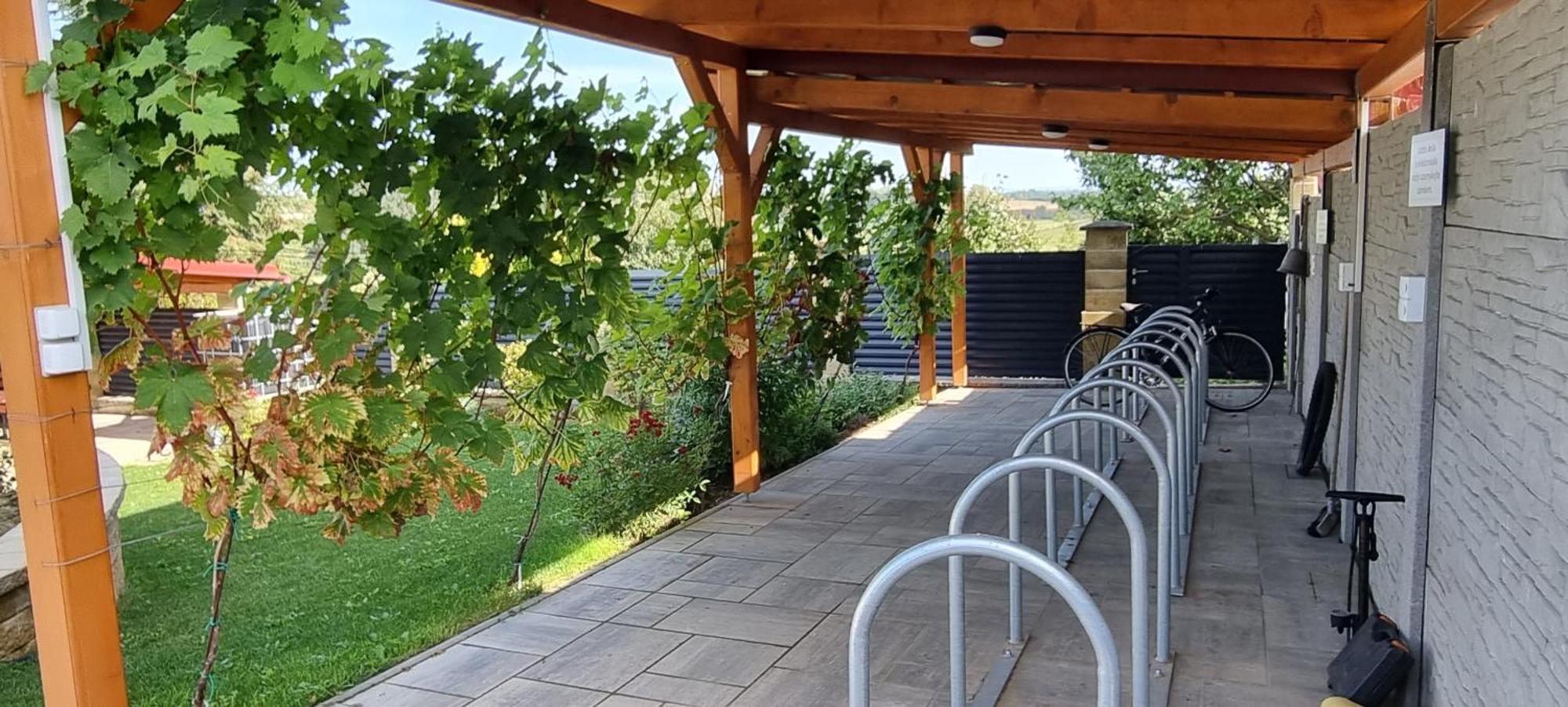 Penzion U Buštíků Sardice Exterior foto